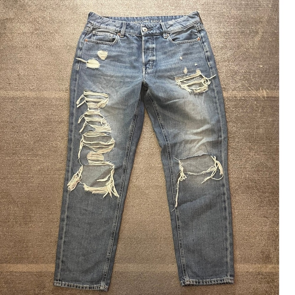 American Eagle Tomgirl Destroyed Jeans Womens 10 Regular Medium Wash Thrashed